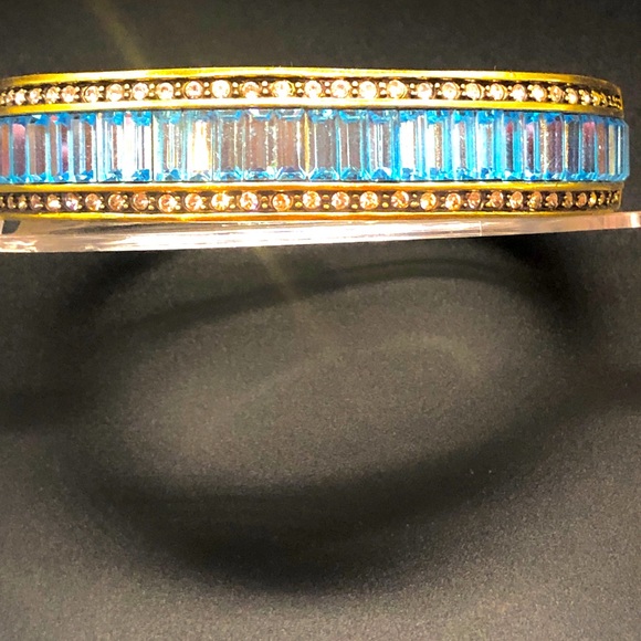 Heidi Daus 🆕 “Captivating Gigi” bangle baguettes bracelet M/L - Picture 9 of 11